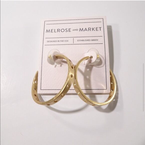 — Melrose and Market — Gold Hoop Earrings - Picture 7 of 8